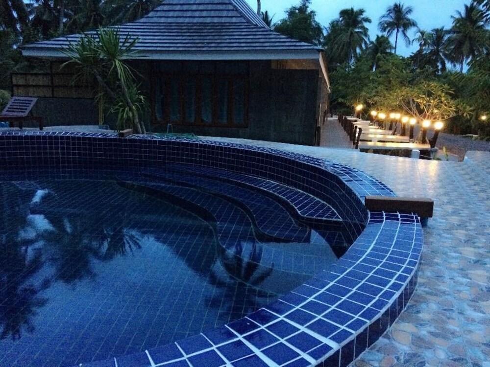 Ruean Thai Nai Bang By Pansak Resort Сурат-Тхані Екстер'єр фото