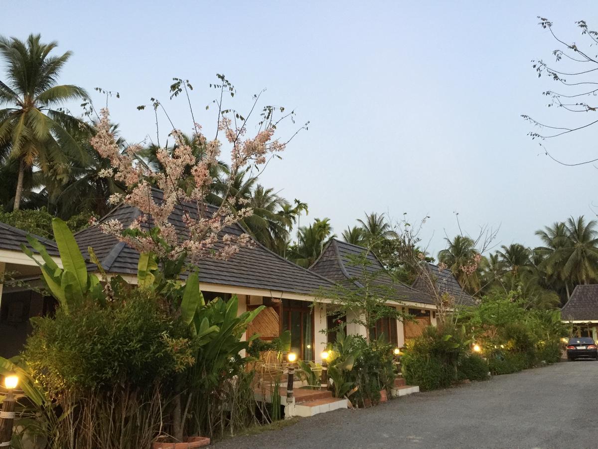 Ruean Thai Nai Bang By Pansak Resort Сурат-Тхані Екстер'єр фото